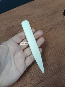 Outil de pliage en os de buffle écologique professionnel, outil de pliage naturel pour l'artisanat, la fabrication de cartes, style sculpté et poli, animal par Faizacraft - Product Image 3