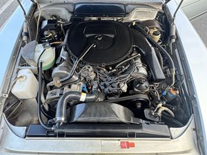 Mercedes-Benz 450SL V8 de 1978, Usado, en Buen Estado, Techo Rígido del Mismo Color, Mayormente sin Modificaciones - Product Image 6