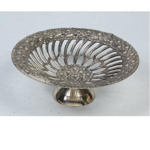 Grand bol de service en laiton de grande capacité, design artisanal, forme arrondie, pour salades, fruits et en-cas - Product Image 6