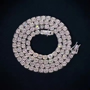 Bijoux Hip Hop Chaîne à maillons cubains VVS Clarity Diamants de laboratoire glacés disponibles au meilleur prix auprès d'un fournisseur indien - Product Image 1