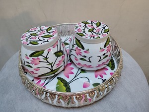 Juego de tarro y bandeja de Metal Pichwai hecho a mano, regalo decorativo para regalo de devolución de boda y decoración del hogar indio - Product Image 1