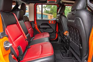 Jeep Wrangler Unlimited Rubicon 392 2023, 20.º Aniversario, 4x4, Gasolina, Bajo Kilometraje - Product Image 5