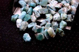 10 pièces de pierre précieuse en vrac Larimar naturel de qualité fine 16-18 MM pierre brute bijoux bruts non traités avec taille et couleur 100% naturelles - Product Image 3