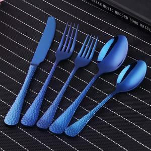 Cubiertos de Primera Calidad con Mango Azul Martillado y Acabado de Espejo, Perfectos para Hoteles, Restaurantes, Resorts y Vajillas de Alta Cocina - Product Image 2