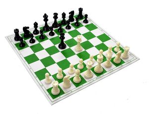 Juego de Ajedrez de Vinilo Enrollable con Dos Reinas Adicionales y Bolsa de Transporte, (17 x 17 Pulgadas) Verde, para Jugadores de Ajedrez Profesionales - Product Image 1