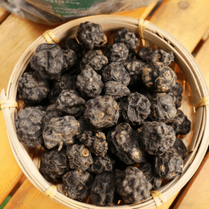 Fruits de noni séchés de qualité supérieure, entiers et coupés en deux, pour l'exportation au prix le plus bas - Product Image 2