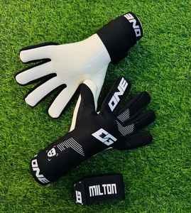 Gants de gardien de but de qualité supérieure Matériau respirant blanc Gants injectés en caoutchouc sur mesure pour les sports de football - Product Image 6