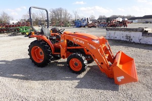 Compre un Tractor Kubota L3902HST Mini Original de 50HP Disponible para la Venta, Maquinaria Agrícola, Tractores a Precios Económicos en Francia - Product Image 6