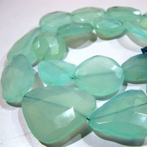 Perles de Briolette de forme libre en calcédoine naturelle Aqua environ 20-30mm taille 16 pouces de longs brins pour la fabrication de bijoux - Product Image 1