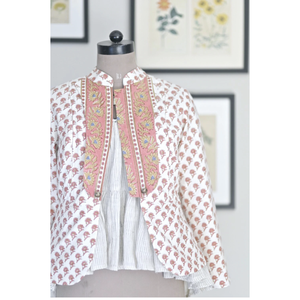 เสื้อแจ็คเก็ตหนังพิมพ์ลาย Khadi สำหรับผู้หญิง รุ่น KInche เสื้อโค้ทฤดูหนาวแบบเย็บต่อผ้า  ตกแต่งลายปักสไตล์โบฮีเมียน  แบบ Varsity Bomber ลายดอกไม้และลายเสือดาว ไซส์ XL - Product Image 1