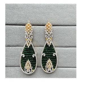 Pendientes elegantes de diseñador para mujer, latón con piedra de circón, ropa de fiesta perfecta, accesorios de moda para regalos de compromiso de boda - Product Image 1