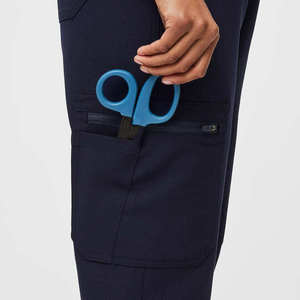 Tenues médicales professionnelles unisexes de haute qualité, légères, écologiques, en spandex extensible, tricotées, avec détection d'aiguilles et logo personnalisé - Product Image 5