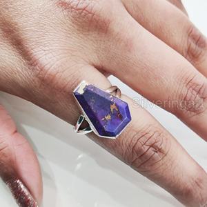 แหวนผู้หญิงพลอยธรรมชาติเกรด AAA รูปทรงโลงศพ สีม่วงทองแดงเทอร์ควอยซ์ พลอยประจำเดือนธันวาคม ของขวัญคริสต์มาส แหวนเงินแท้ 925 ทำมือ - Product Image 2