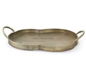 ถาดเสิร์ฟทรงรีสีทองโบราณพร้อมขอบโค้งที่หรูหราและด้ามจับที่แข็งแรงเหมาะสำหรับความบันเทิงและการตกแต่งบ้านอย่างมีสไตล์ - Product Image 1