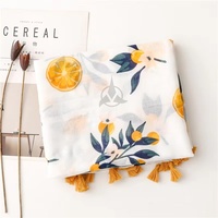 Nouveauté : foulard carré ethnique en soie 100% pour femmes, imprimé floral, avec glands, châle tendance, hijab, printemps, personnalisable