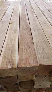 Bois de teck du Laos de qualité supérieure à des prix compétitifs fraisé, enregistré, naturel et parfait pour les offres de gros. - Product Image 3