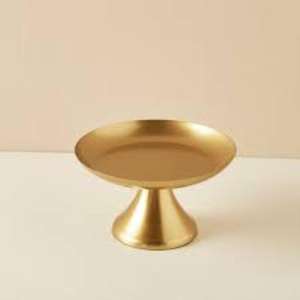 Beautiful Golden Cake Stand With Sophisticated Metal Engravings and Strong Durability for High-end Dessert <b>Presentations</b> - Product Image 5