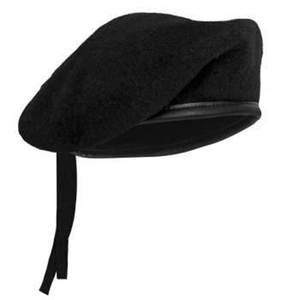 Béret français en laine 100% de haute qualité, béret tactique personnalisé brodé, design élégant pour hommes - pour les occasions décontractées, les fêtes, la plage - Product Image 1