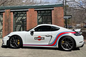 2022 718 Cayman GT4 ~ 7,400 Miles, 4.0 litres Flat-6, hautement équipé, quelques modifications - Product Image 3