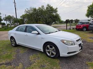 Atractivos autos Chevrolet Malibu Hybrid Base 4dr Sedan usados en venta - Product Image 2