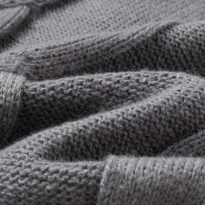 Pulls en polyester pour hommes personnalisés, respirants, anti-rétrécissement, élégance moderne d'usine, OEM personnalisable, étiquette avant, motif d'hiver - Product Image 2