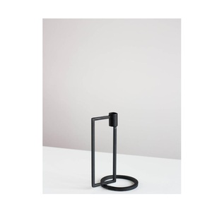 Ensemble de bougeoirs en métal d'inspiration vintage, fabriqués à la main pour une utilisation intérieure et extérieure, salon, table à manger, chambre à coucher, patio - Product Image 1