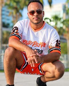 ชุดเสื้อยืดสองชิ้นสำหรับผู้ชายเสื้อสเวตเตอร์ถักแบบลำลองสำหรับฤดูร้อนพร้อมกางเกงขาสั้นโลโก้ออกแบบได้ตามต้องการ - Product Image 5