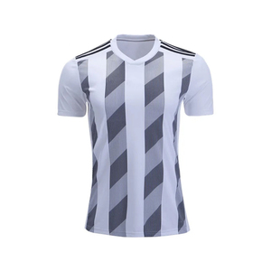 Maglietta da Calcio Personalizzata di Alta Qualità 100% Poliestere, Stampa Logo OEM, Design Sublimato, Manica Corta, Prezzo all'Ingrosso Conveniente - Product Image 2