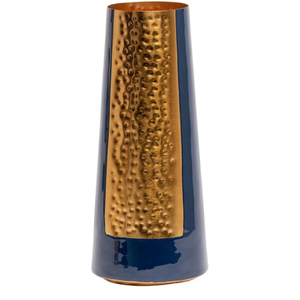 Vase en métal noir et or avec pièce maîtresse décorative au design martelé pour salon, chambre et bureau d'Inde - Product Image 1