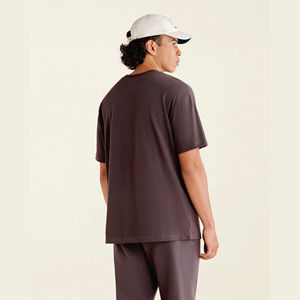 Camiseta en relieve de alta calidad: camiseta de hombre de ajuste relajado de gran tamaño, ropa en relieve de moda personalizada - Product Image 3