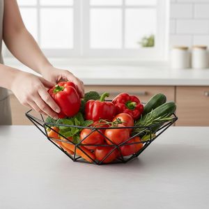Panier à fruits industriel en fer pour cuisine urbaine, mettant en valeur un look métallique robuste et une conception ouverte - Product Image 4