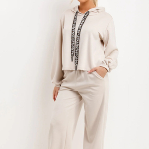 Ensemble de survêtement pour femmes en polaire doux au toucher et de qualité durable, dernier design, tissu doux, coupe confortable, survêtement à manches longues - Product Image 3