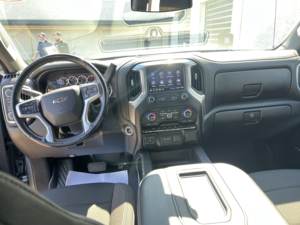 Chevrolet Silverado 1500 RST V8 5.3L 4WD d'occasion propre 2020 - Product Image 5