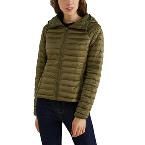 Chaqueta Acolchada de Moda para Mujer 2024, Transpirable, Impermeable, con Capucha, Bordado de Letras Personalizable, Poliéster de Alta Calidad - Product Image 1