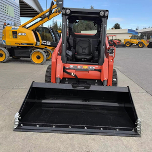 Chargeuse compacte sur chenilles Kubota SVL75-3/SSV65 à couple élevé, 12V, contrôle de puissance nouvelle génération, confort optimal - Product Image 1