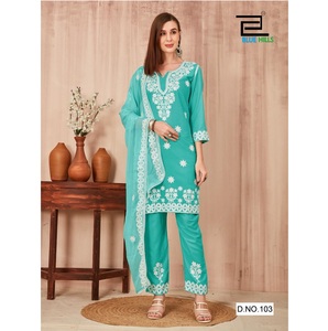 Supirier Pantalon Kurti pour femme indienne avec broderie de rayonne lourde de qualité avec ensemble Duppata Idéal pour l'exportation - Product Image 1