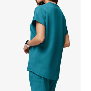 ชุดเครื่องแบบโรงพยาบาลเสื้อขัดคอวีโค้งมีกระเป๋าของผู้หญิงต้นฉบับกำหนดเองได้ - Product Image 5