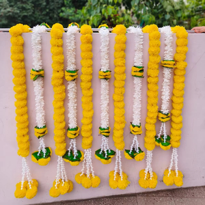 Paquete de 10 guirnaldas de jazmín de caléndula amarilla y blanca esponjosa, detalle de hoja verde para decoraciones de festivales de Bodas de Ganpati indio - Product Image 1