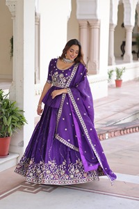 Lehenga Choli Moderno Color Púrpura GOLD CRUSH con Bordado y Lentejuelas, Traje Tradicional Indio para Bodas y Fiestas, Largo Regular, Holgado, para Mujer - Product Image 6