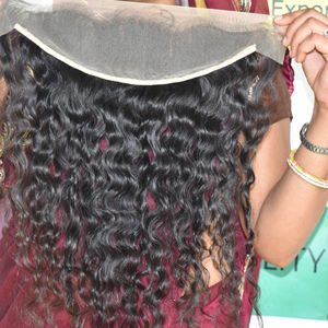 Vente en gros Extensions de cheveux humains cambodgiens vietnamiens ondulés frontaux 13*4 Faisceaux non traités bon marché des vendeurs - Product Image 2