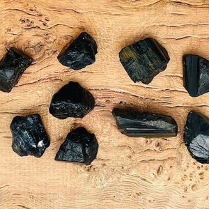 คริสตัลทัวร์มาลีนธรรมชาติสีดำอัญมณีหยาบไม่ผ่านการบำบัดขนาดกำหนดเองสำหรับการทำเครื่องประดับ - Product Image 3