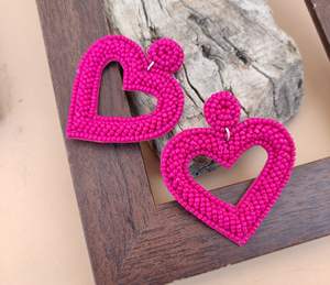Boucles d'oreilles brodées artisanales de qualité supérieure pour femmes et filles Conception de filetage artistique avec style Fusion traditionnel et bohème - Product Image 5