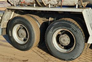 รถผสมคอนกรีตเมอร์เซเดส-เบนซ์ แอคทรอส ปี 2005 เครื่องยนต์ 450 แรงม้า สีขาว น้ำหนัก 36000 กก. ประสิทธิภาพสูง - Product Image 4