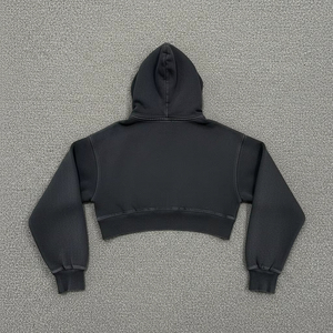 Ensemble de survêtement pour femme avec haut court à séchage rapide, service OEM, prix de gros, fabrication sur mesure de hauts courts à capuche pour femme - Product Image 5