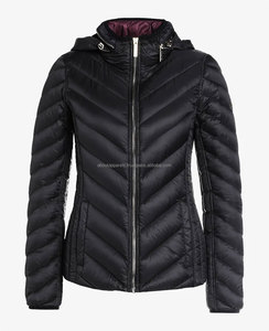 Nouveau design du fabricant Veste matelassée d'hiver pour femmes Casual Sustainable Woven Knitted Polyester Hooded Zipper Printed XL - Product Image 1