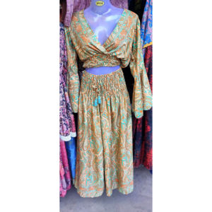 Ensemble de vêtements en soie écologique polyvalent en deux pièces, respirant, haut à manches longues imprimé ample, pantalon à jambes larges à franges pour femmes - Product Image 1