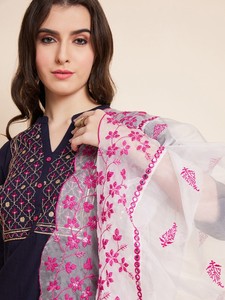 Conjuntos de Kurti de Rayón con Cuello en V y Manga 3/4 Bordados de Excelente Calidad para Mujer, Listos para Usar, Ideales para Bodas y Festivales, Proveedor Indio - Product Image 5
