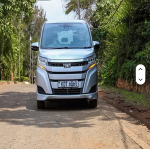 Toyota Noah Usado en Venta con Excelente Eficiencia de Combustible y en Buen Estado - Product Image 1