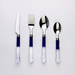 Juego de cubiertos de acero inoxidable, set de cubertería portátil de resina blanca pulida con dos asas de sombra - Product Image 1