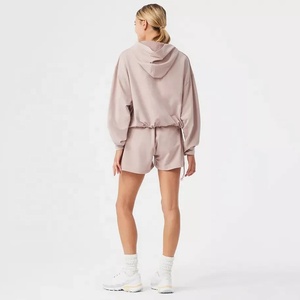 Ensemble de shorts à capuche de course pour femmes, nouveau design avec LOGO personnalisé brodé, cordon de serrage ample, tenue de sport deux pièces - Product Image 2